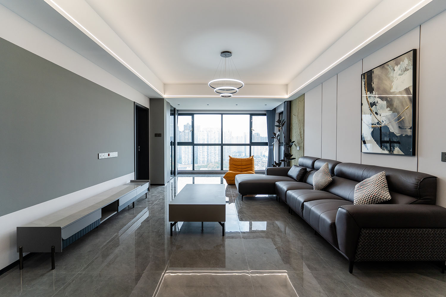 株洲家博整山水洲城小區(qū)134㎡  黑白灰現(xiàn)代風格裝修賞析